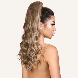 ‘Molly’ 22” ponytail extension (INH) DK brown
